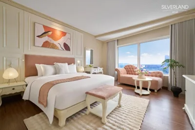 Junior-Suite Doppel- oder Zweibettzimmer (mit Afternoon Tea) — Silverland Jolie Hotel